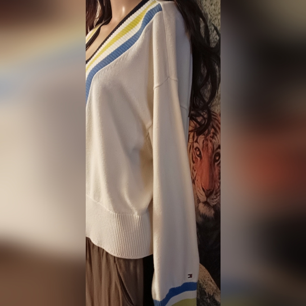 Tommy Hilfiger White V-Neck Sweater with Blue and Green Signature Stripes - Picture 3 of 8